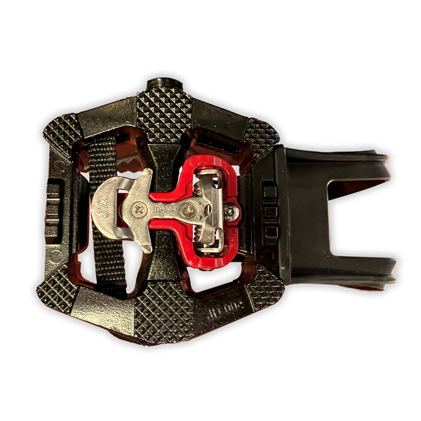 Pédales crantée en alu et chromo,compatible avec cale-pieds Pédales crantée en alu et chromo,compatible avec cale-pieds